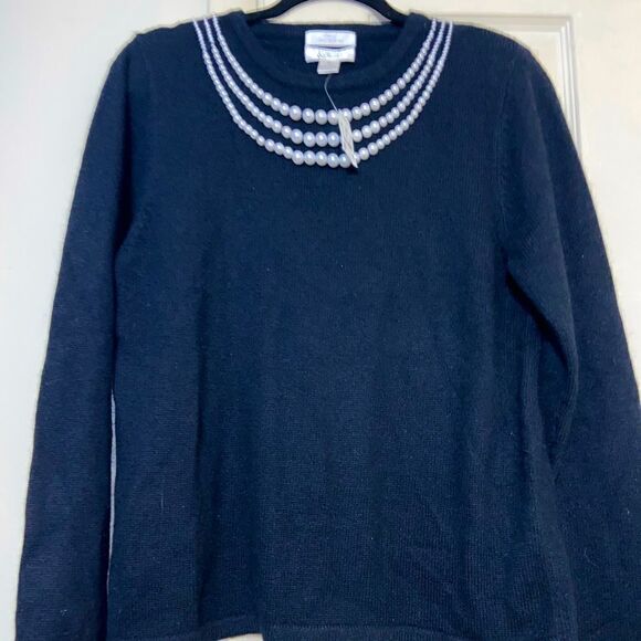NWT Christopher and Banks hand embroidered Pearl crewneck sweater size meduim - Picture 1 of 4